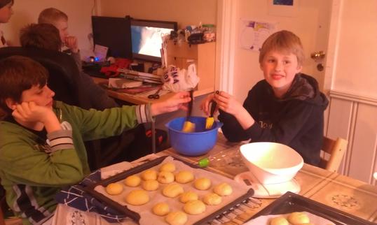 Bollebaking hos Johan Didrik Bollebaking hos Johan Didrik